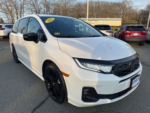 Certified 2025 Honda Odyssey Sport-L image 10