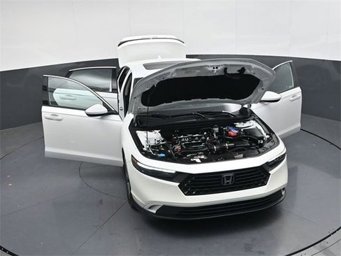 Used 2024 Honda Accord EX image 41