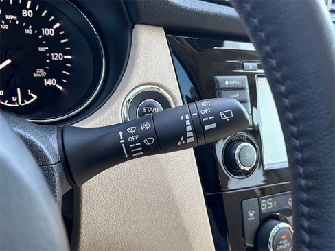 Used 2019 Nissan Rogue SL w/ Premium Package image 16