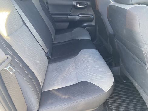 Used 2021 Toyota Tacoma TRD Sport w/ Technology Package image 14