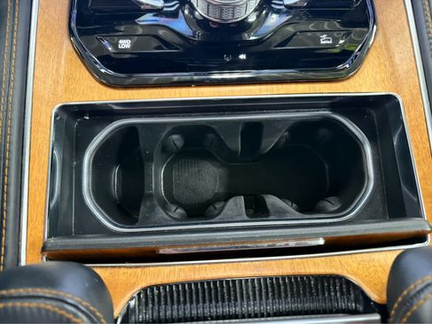 Used 2022 Jeep Grand Wagoneer Series III w/ Rear Seat Video Group 1 image 23