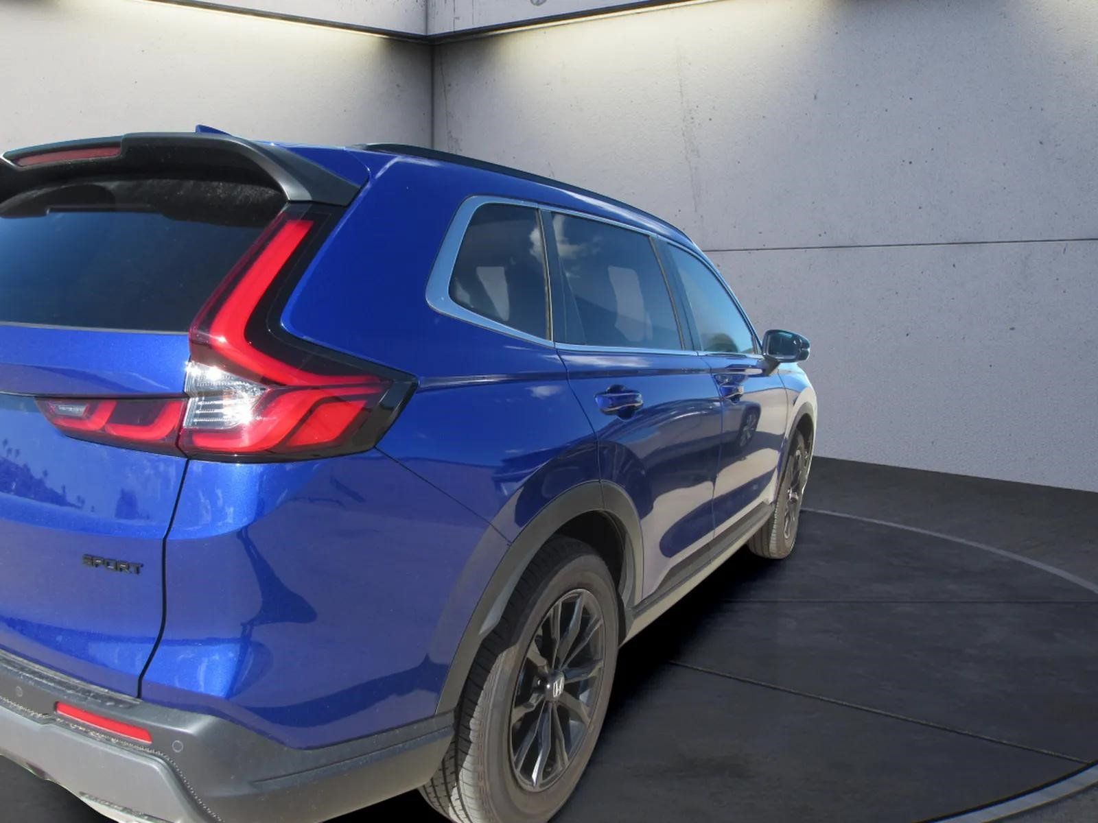 Used 2025 Honda CR-V Sport-L image 3
