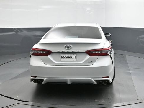 Used 2021 Toyota Camry XSE image 8