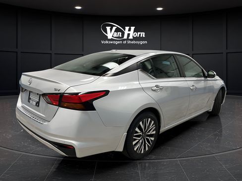 Used 2023 Nissan Altima 2.5 SV FWD image 7