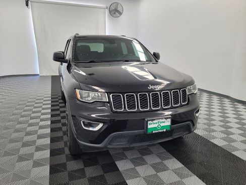 Used 2018 Jeep Grand Cherokee Laredo AWD/4WD image 14