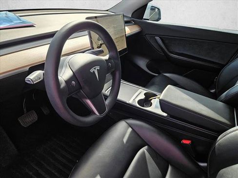 Used 2021 Tesla Model Y Long Range image 10