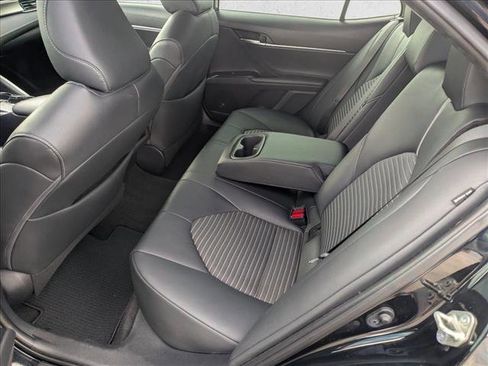 Used 2019 Toyota Camry SE w/ Convenience Package FWD image 16