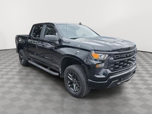 Used 2025 Chevrolet Silverado 1500 Custom Trail Boss w/ Dark Appearance Package image 2