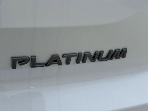 New 2026 Nissan Pathfinder Platinum FWD image 6