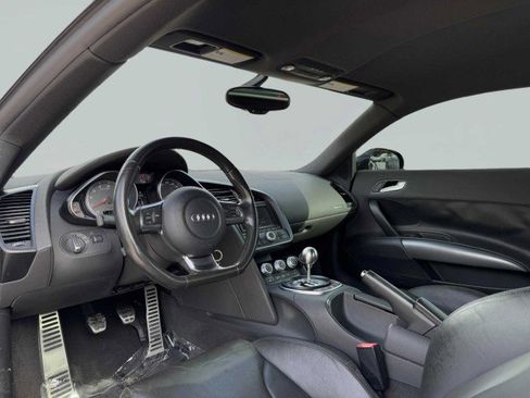 Used 2011 Audi R8 V8 image 23