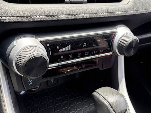 Used 2021 Toyota RAV4 LE w/ Carpet Mat Package (TMS) FWD image 8