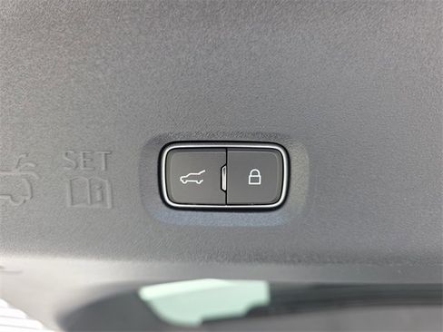 New 2025 Lincoln Navigator Reserve image 9