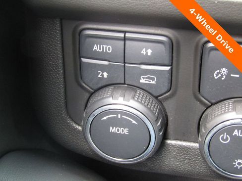 Used 2024 Chevrolet Tahoe LT image 9