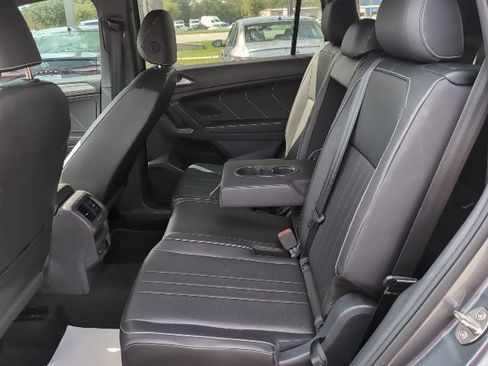 Used 2023 Volkswagen Tiguan SE R-Line image 26
