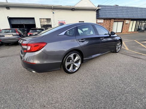 Used 2018 Honda Accord Touring image 8