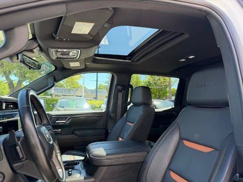 Certified 2025 GMC Sierra 1500 AT4 w/ AT4 Premium Package AWD/4WD image 15