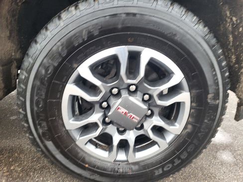 Used 2024 GMC Sierra 2500 SLE w/ SLE Value Package; image 14