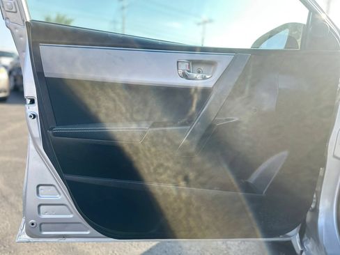Used 2016 Toyota Corolla LE FWD image 30