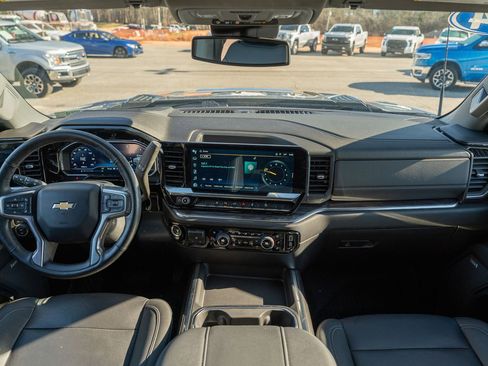 Used 2024 Chevrolet Silverado 2500 LTZ w/ LTZ Plus Package image 31