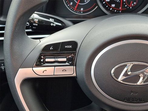 Used 2023 Hyundai Elantra SEL image 20