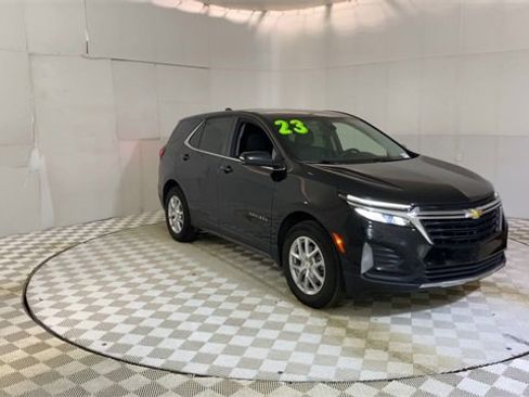 Used 2023 Chevrolet Equinox LT image 2