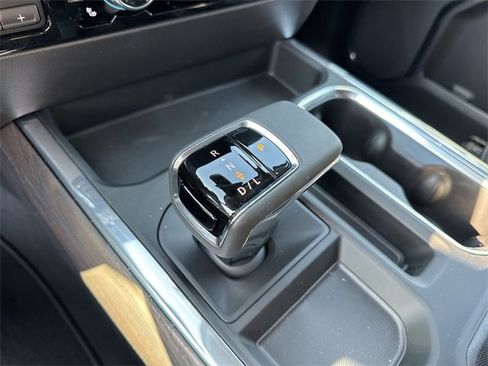 Used 2024 GMC Sierra 1500 SLT w/ SLT Premium Plus Package image 13