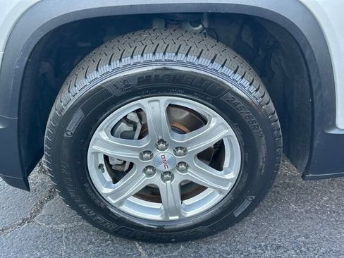 Used 2018 GMC Acadia SLE FWD image 8
