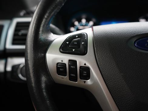 Used 2014 Ford Explorer XLT AWD/4WD image 23