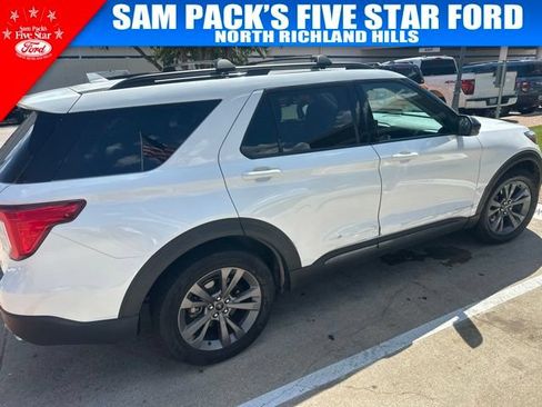 Used 2023 Ford Explorer XLT w/ Equipment Group 202A RWD image 6