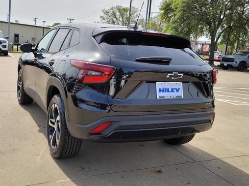 New 2026 Chevrolet Trax RS w/ Driver Confidence Package FWD image 3