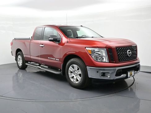 Used 2019 Nissan Titan SV w/ SV Convenience Package RWD image 4