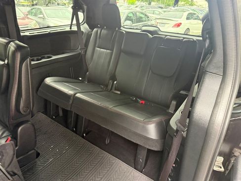 Used 2016 Dodge Grand Caravan R/T w/ Driver Convenience Group FWD image 16