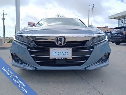 Used 2021 Honda Accord Touring image 2