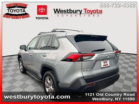 Used 2025 Toyota RAV4 XLE AWD/4WD image 9