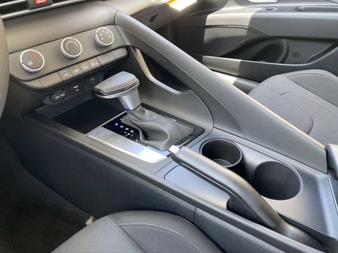 New 2026 Hyundai Elantra SE FWD image 22
