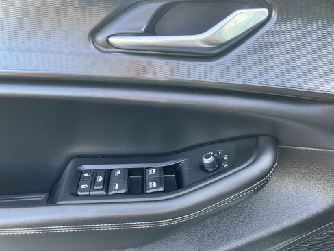 Used 2024 Jeep Grand Cherokee Altitude RWD image 25