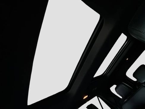 Used 2016 Ford Explorer XLT w/ Equipment Group 202A image 20