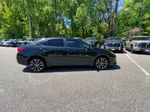 Used 2017 Toyota Corolla SE w/ Body Protection Package FWD image 9