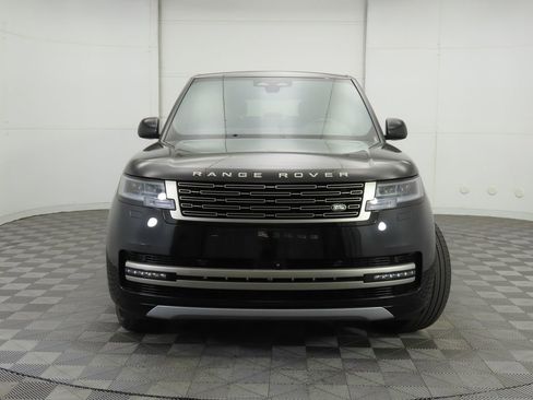 Certified 2025 Land Rover Range Rover Long Wheelbase SE image 2