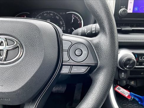 Used 2025 Toyota RAV4 XLE AWD/4WD image 24