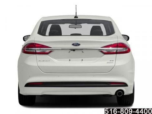 Used 2018 Ford Fusion SE w/ Fusion SE Technology Package image 6