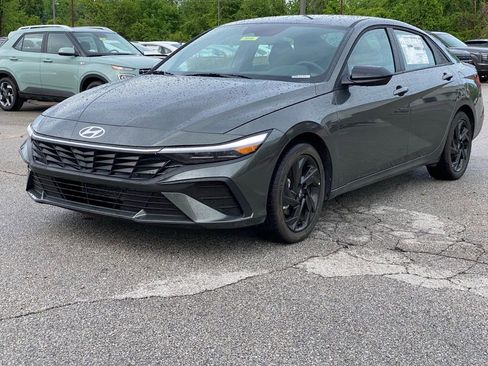 Certified 2026 Hyundai Elantra Sport FWD image 3