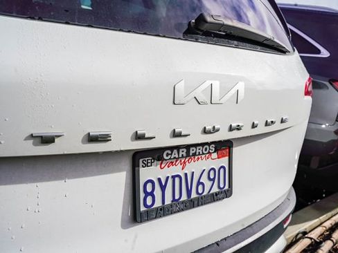 Certified 2022 Kia Telluride S image 11