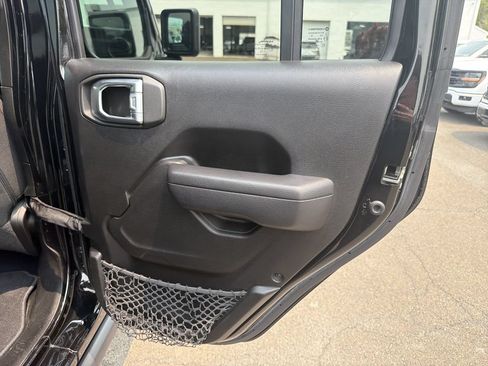 Used 2022 Jeep Wrangler Unlimited Sport AWD/4WD image 7