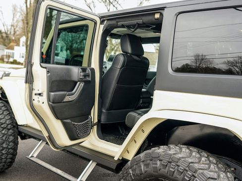 Used 2011 Jeep Wrangler Unlimited Sport image 21