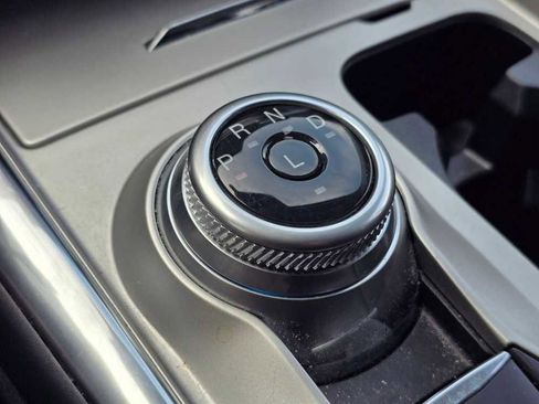 Used 2022 Ford Explorer XLT w/ Equipment Group 202A image 17