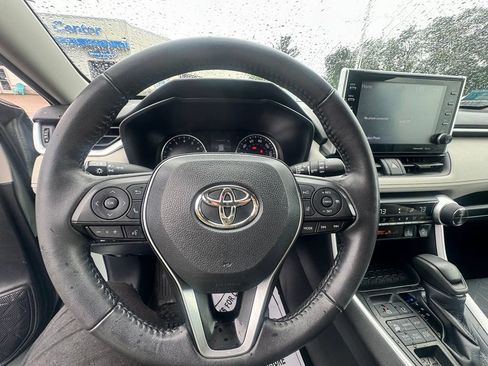 Used 2022 Toyota RAV4 XLE w/ Convenience Package AWD/4WD image 17