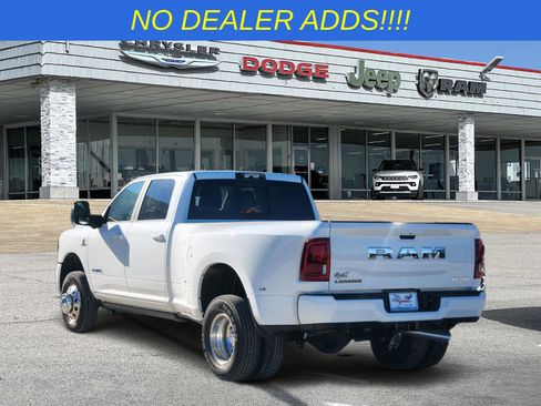 New 2026 RAM 3500 Laramie AWD/4WD image 4