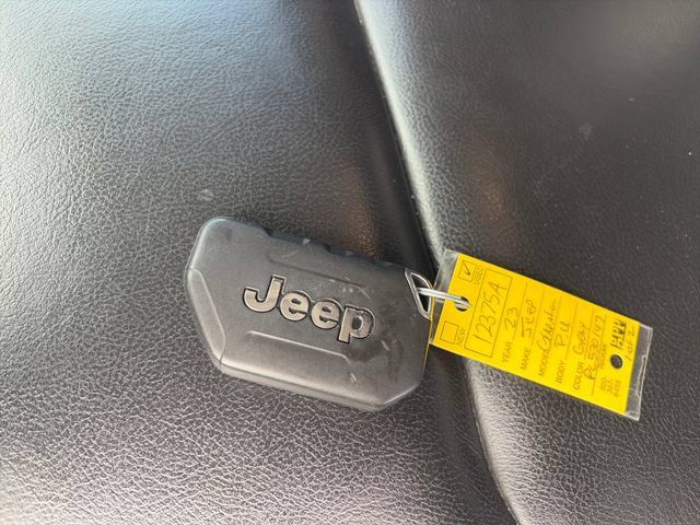 Used 2023 Jeep Gladiator Rubicon w/ Cold Weather Group AWD/4WD image 28