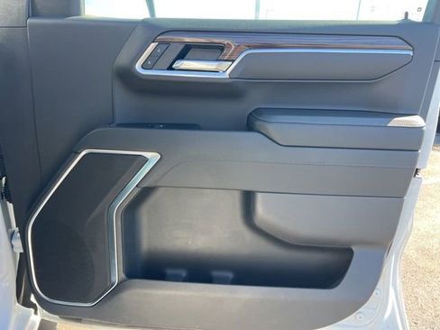 Used 2025 Chevrolet Silverado 1500 LT image 33